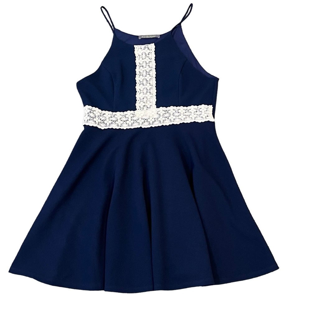 FINN AND CLOVER blue dress size large sleeveless lace accents